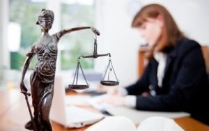 Как выбрать хорошего адвоката